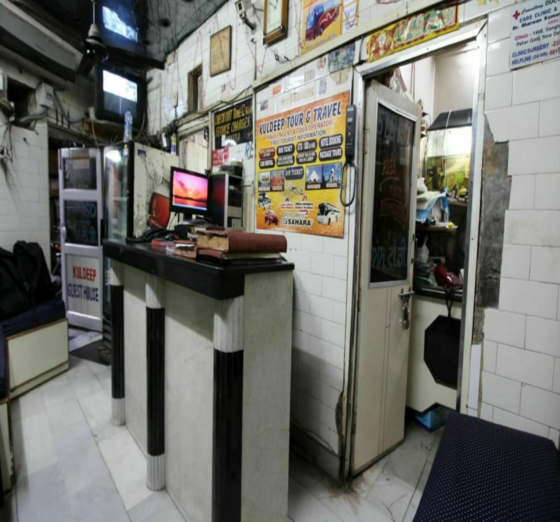 Friends By Backpackers Heaven- Railway Station - Paharganj Hostel New Delhi
